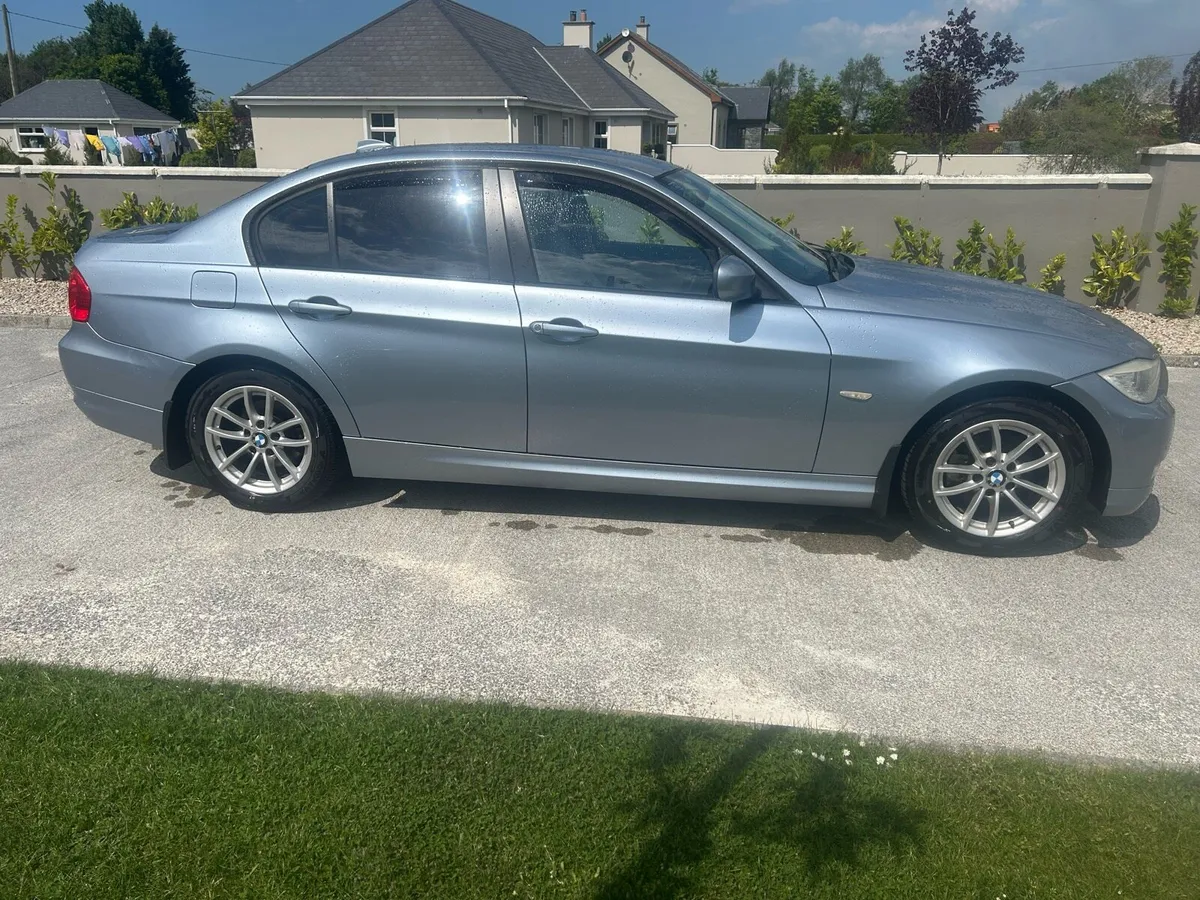 2011 BMW 316d E90 - Image 3
