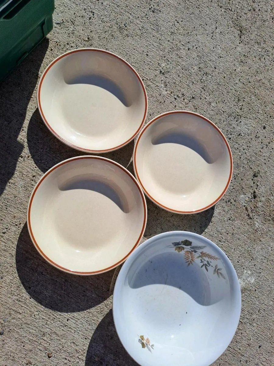 Free crate of plates and bowls - Image 2