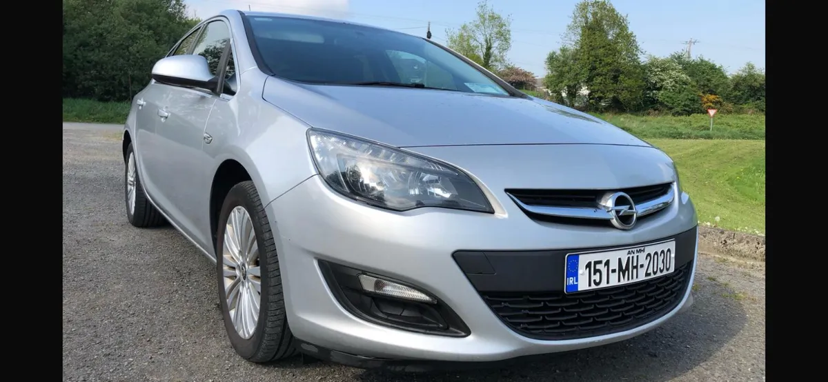 Opel Astra 2015 - Image 1