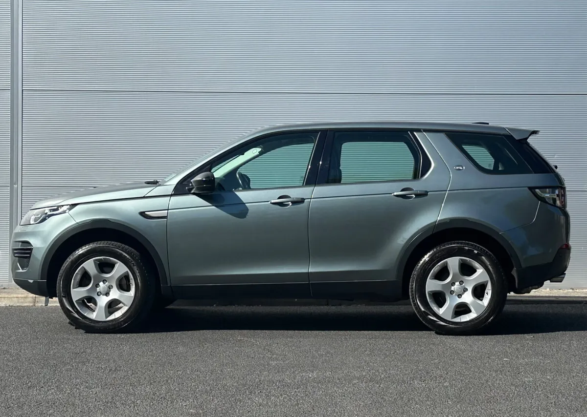 Discovery Sport *7 Seater *Glassroof - Image 2