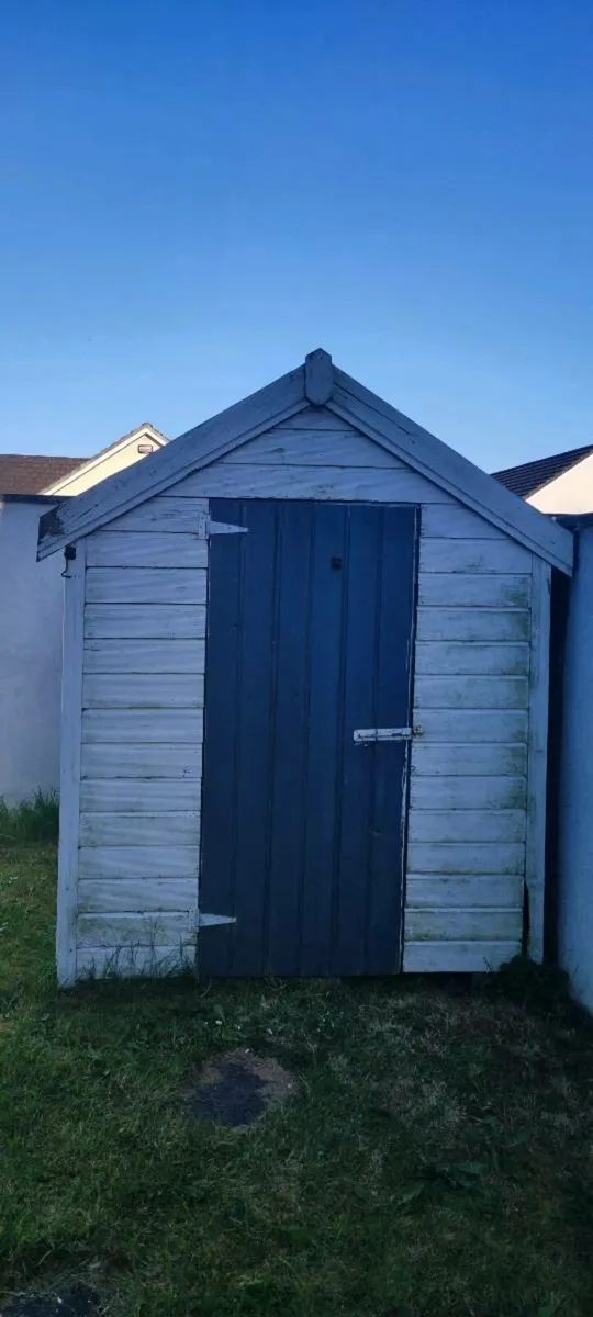 8' x 6' timber shed (structurally sound) - Image 1