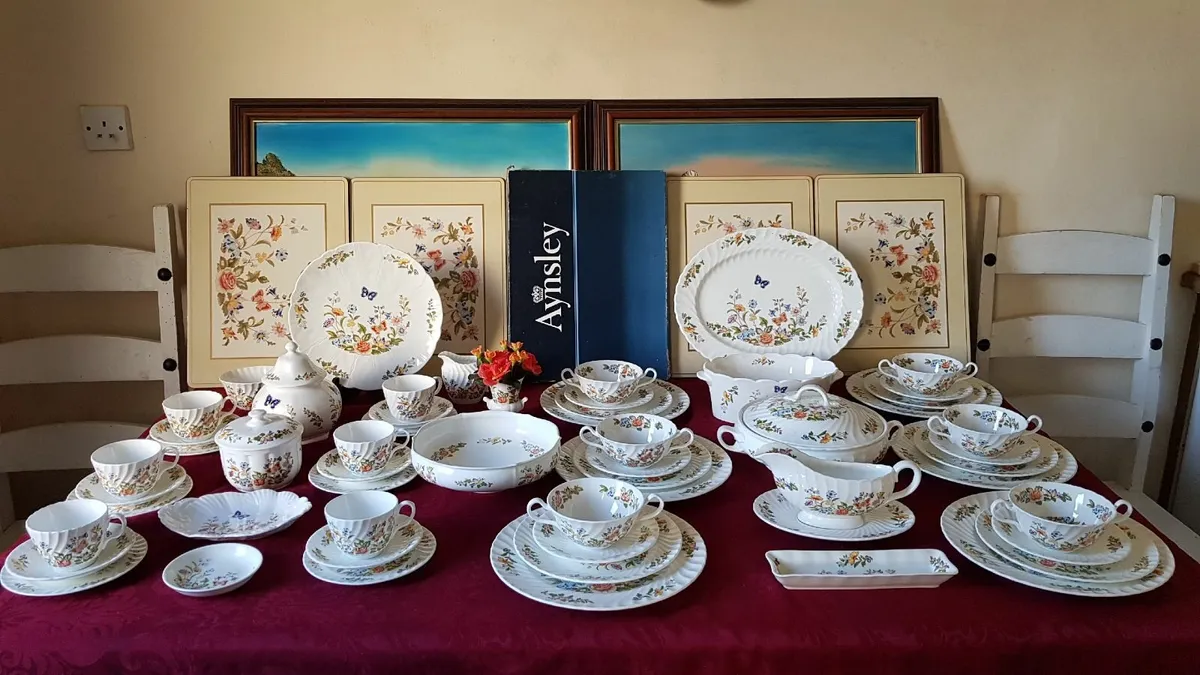 61 Pc. Aynsley Cottage Garden Dinner & Tea Set - Image 1