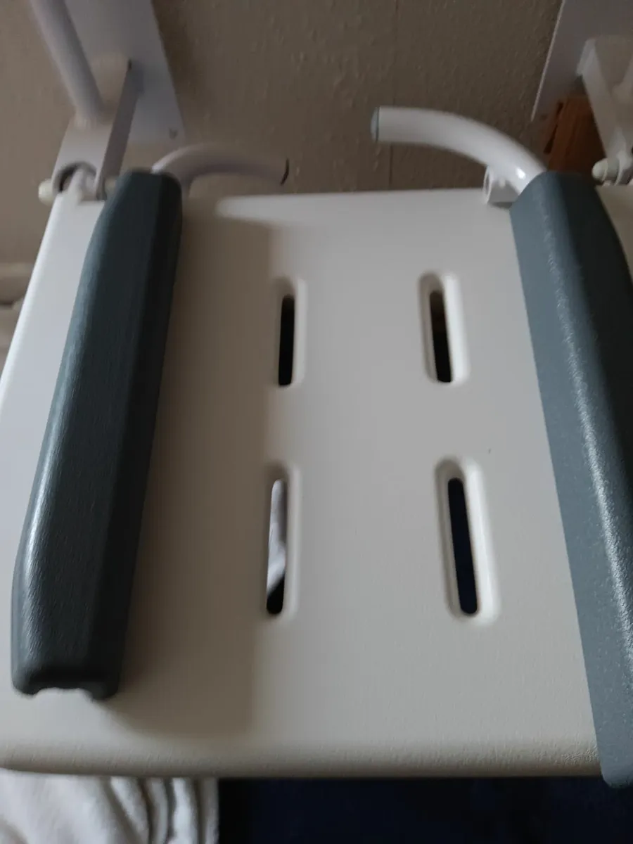 WALL MOUNTABLE SHOWER CHAIR - Image 4