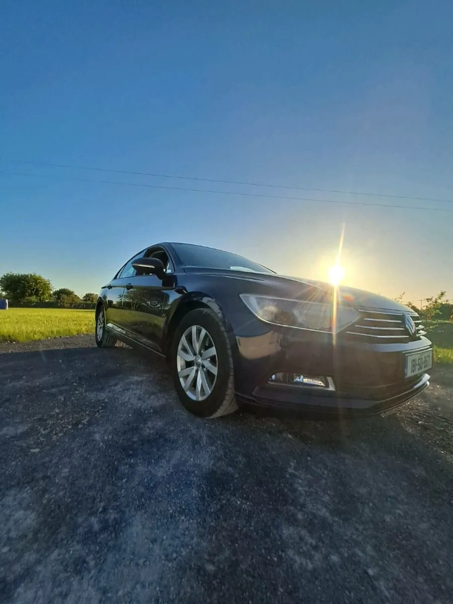 Volkwagen Passat - Image 4