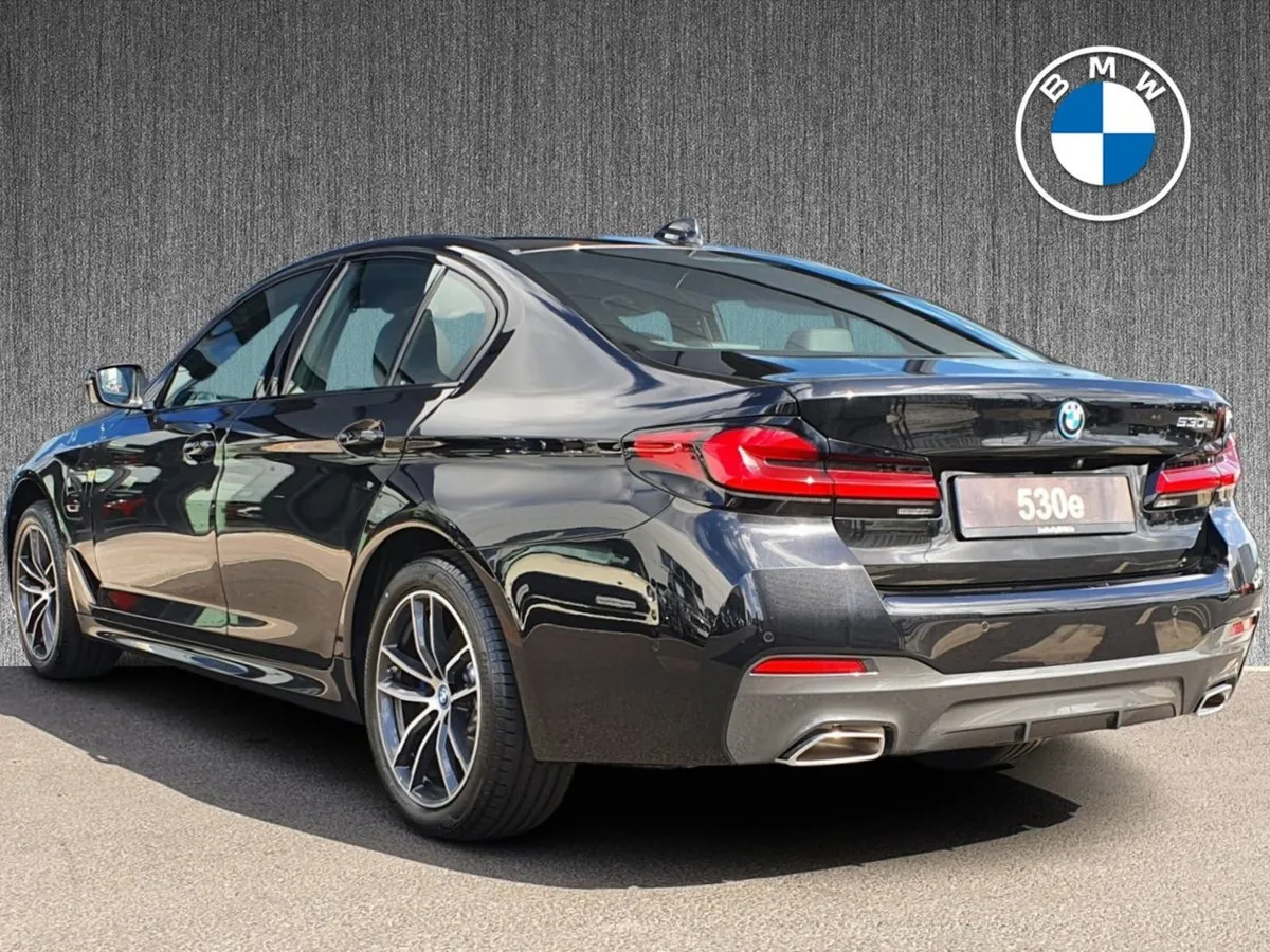 BMW 5 Series 530e M Sport Saloon - Image 3