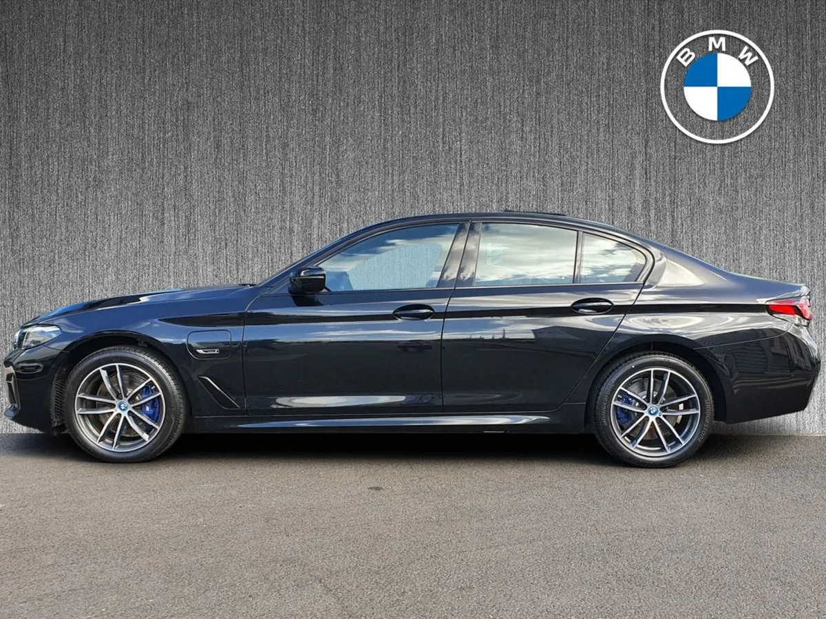 BMW 5 Series 530e M Sport Saloon - Image 4