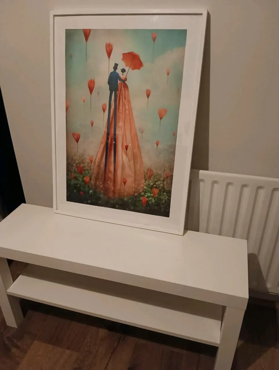 Table, picture - Image 1