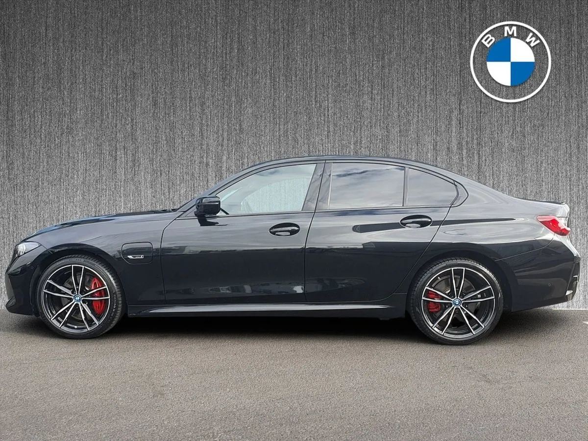BMW 3 Series 330e M Sport Saloon - Image 4