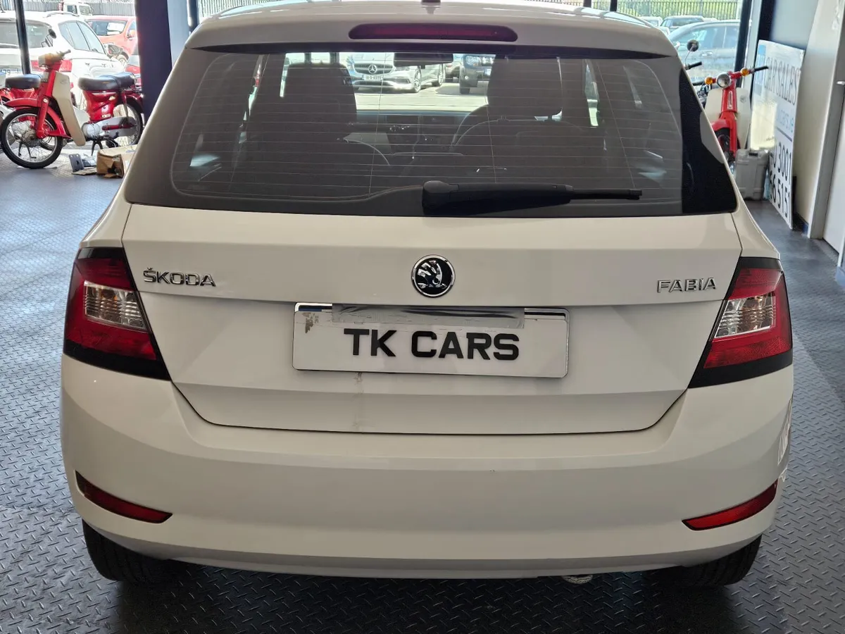 19 SKODA FABIA 1.0 PETROL - Image 3