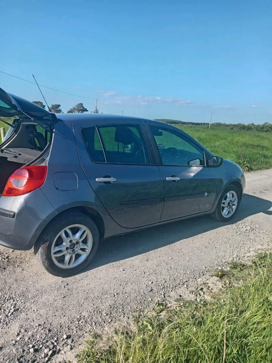 07 Renault Clio - Image 4