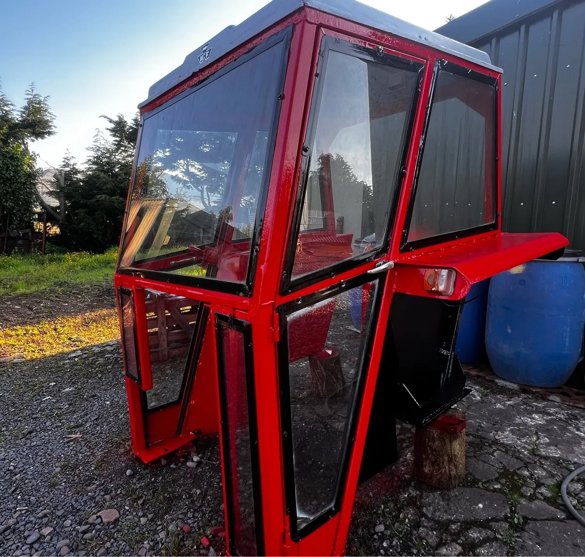 Massey Ferguson 135 cab/ wheels - Image 1