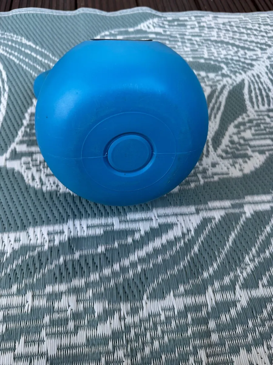 8kg Kettlebell blue - Image 2