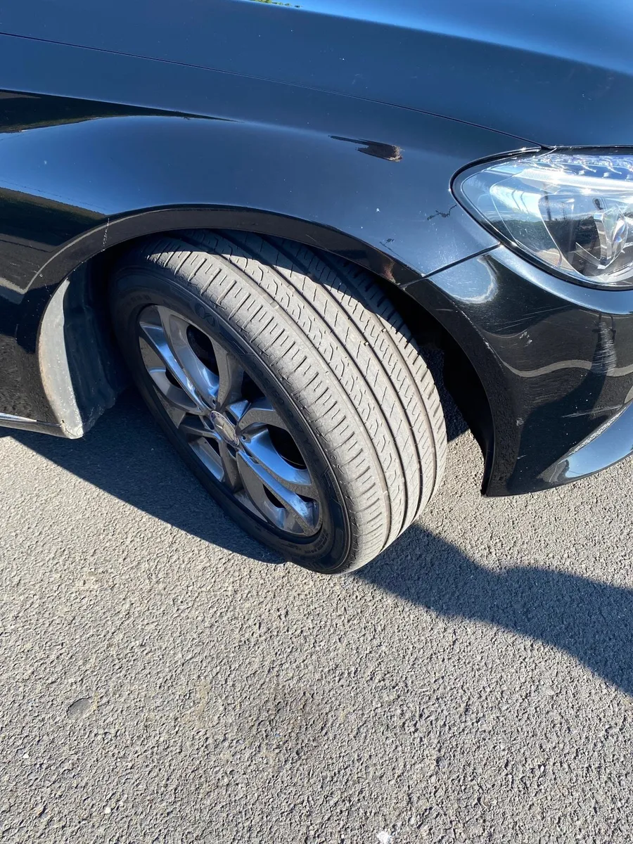 Mercedes-Benz C-Class 2017 - Image 4