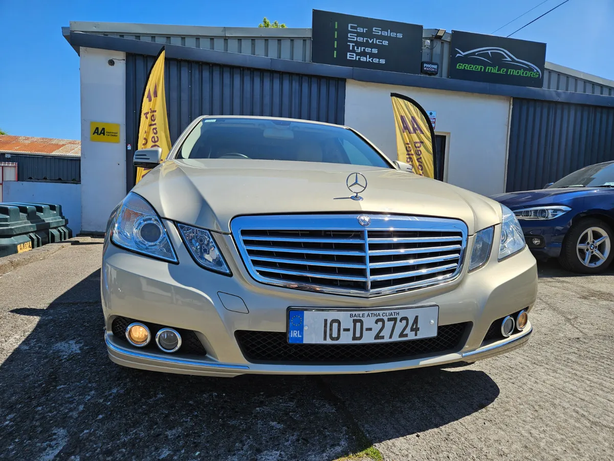2010 MERCEDES BENZ E200 * ONLY 65K MILES*AUTOMATIC - Image 2