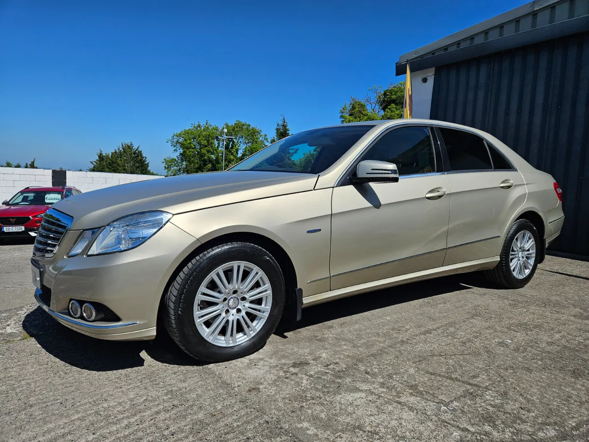 2010 MERCEDES BENZ E200 * ONLY 65K MILES*AUTOMATIC - Image 3
