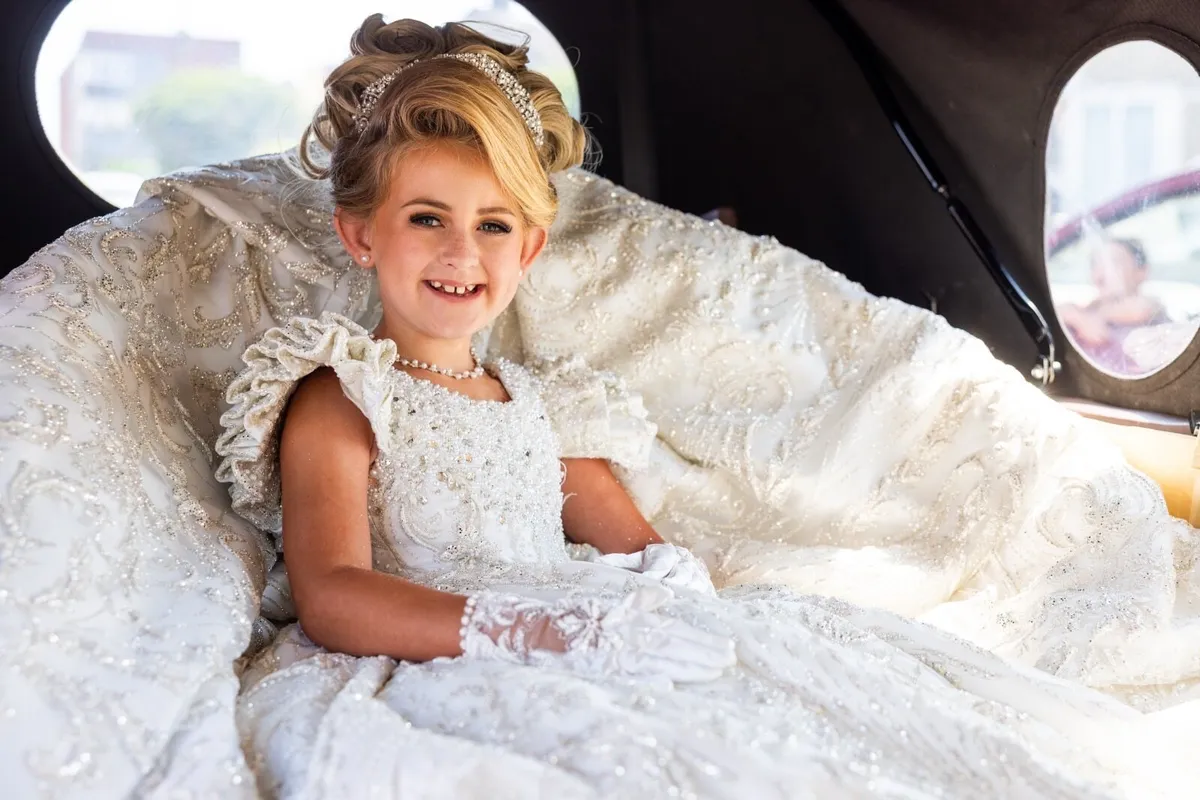 Communion. Dress - Image 3