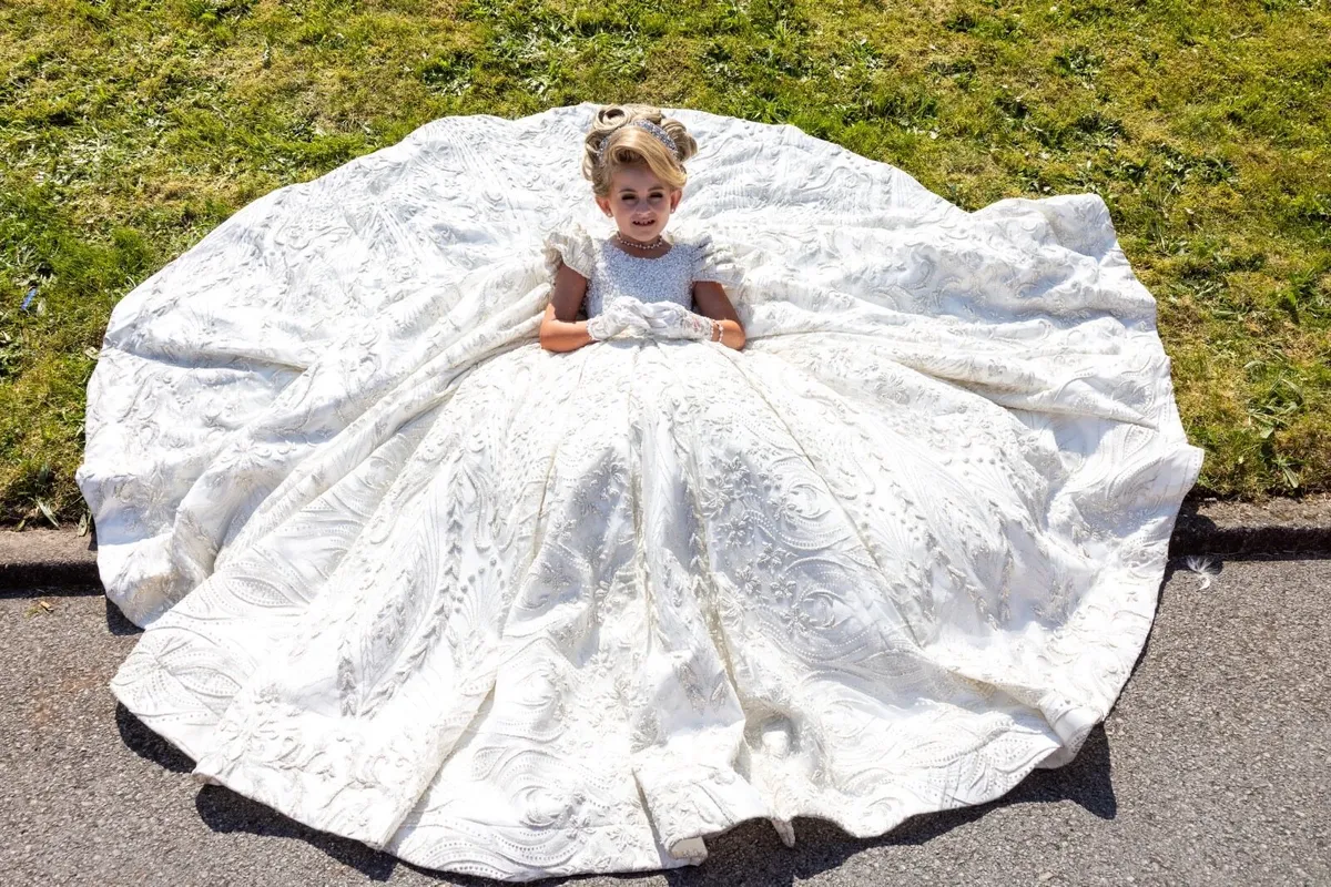 Communion. Dress - Image 4