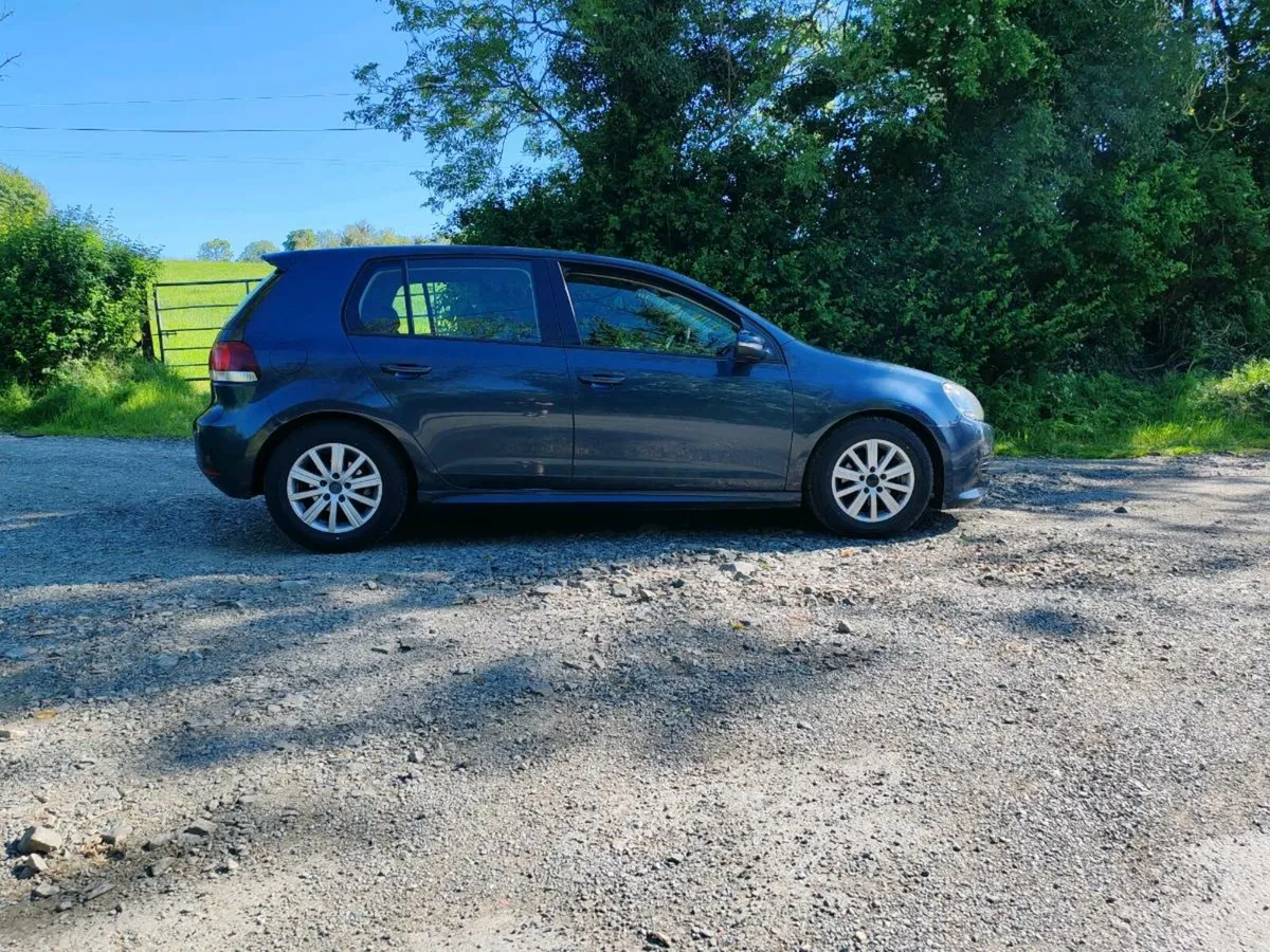 Volkswagen golf - Image 2