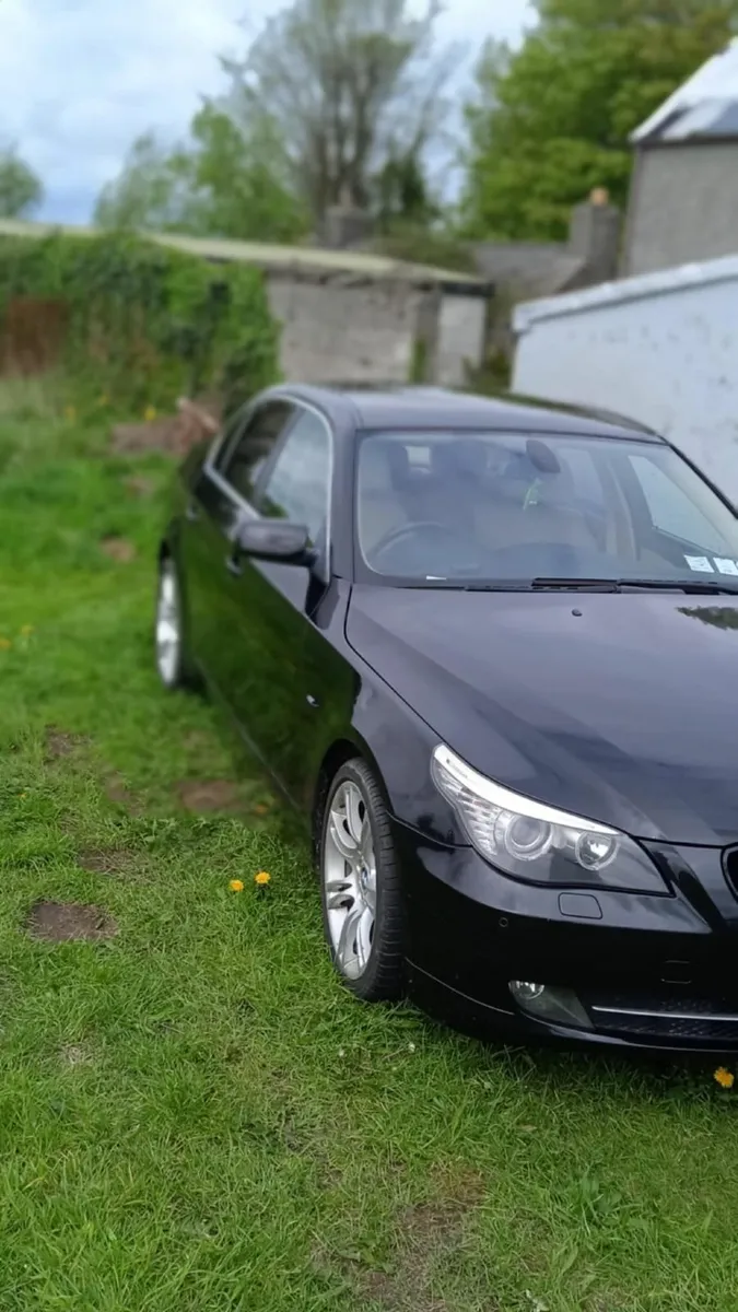 BMW 5-Series 2008 - Image 2