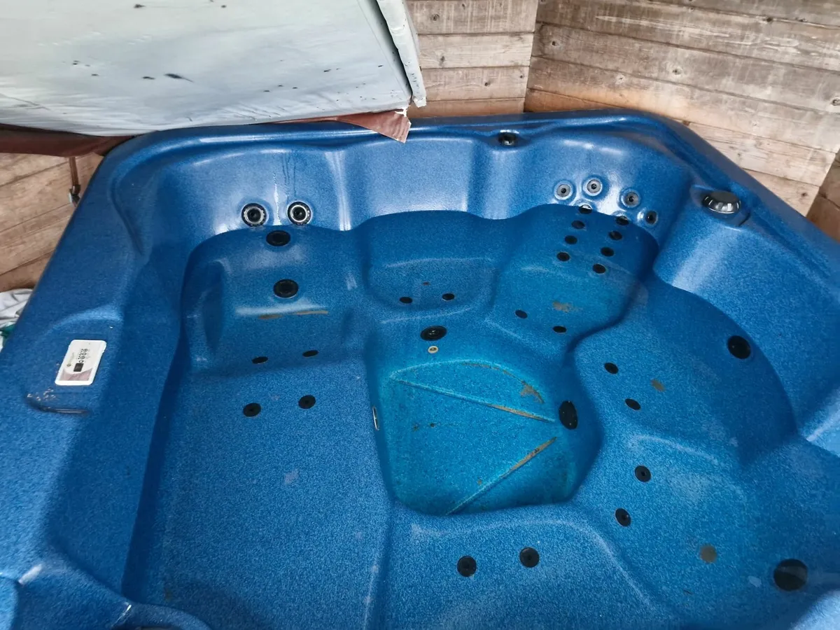 Hot Tub - Image 3