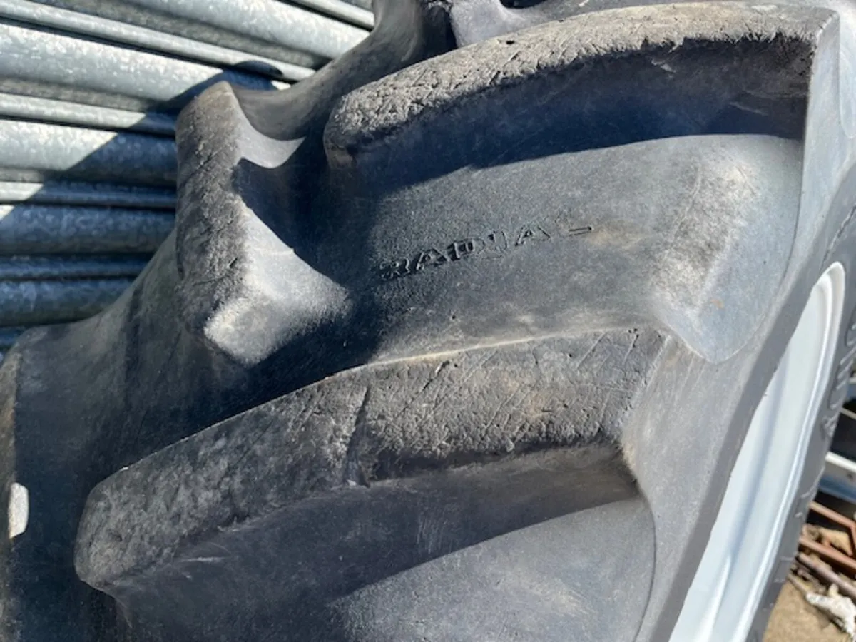 FORD WHEELS WHEELS 16.9 x 34 GOODYEAR TYRES - Image 2