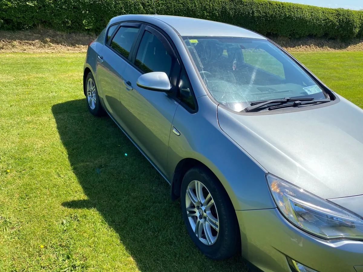 Opel Astra 2012 - Image 3