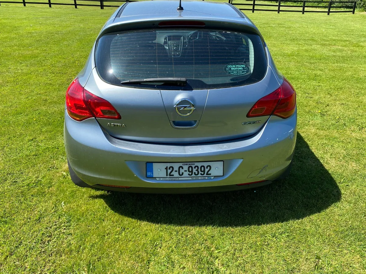 Opel Astra 2012 - Image 4