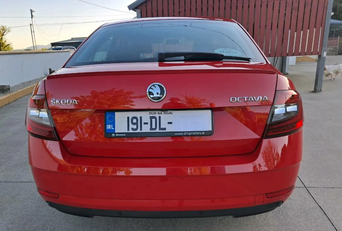 Car - Image 4