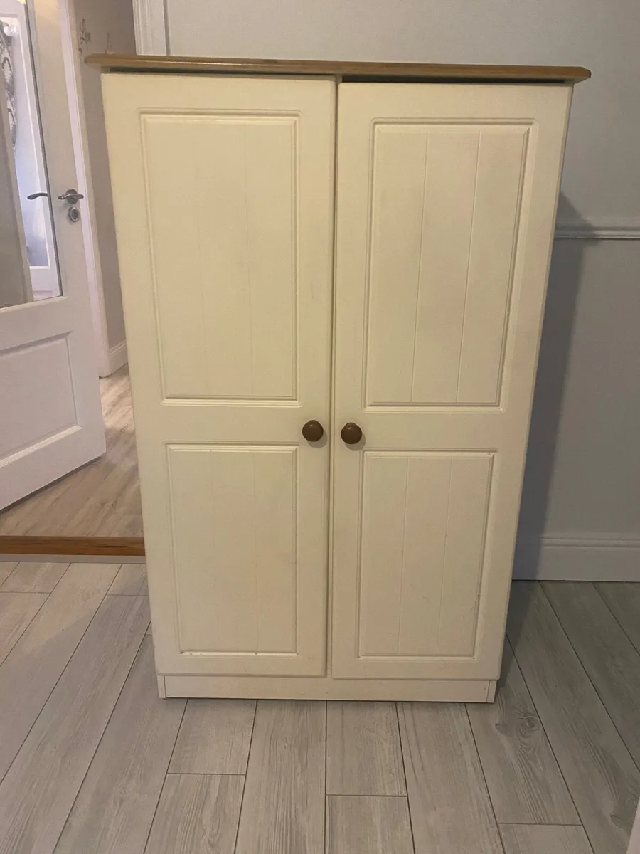 Bedroom wardrobe - Image 1