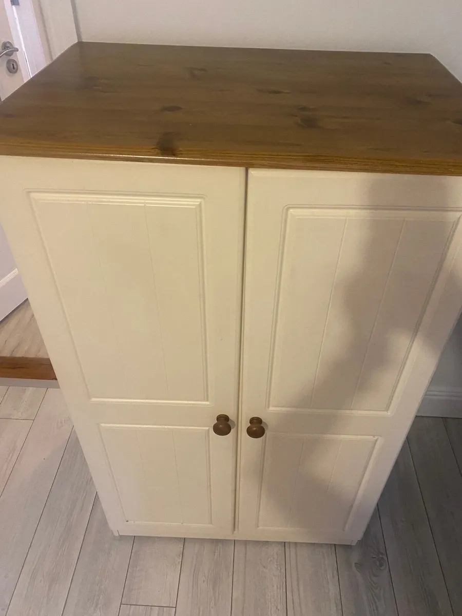 Bedroom wardrobe - Image 2