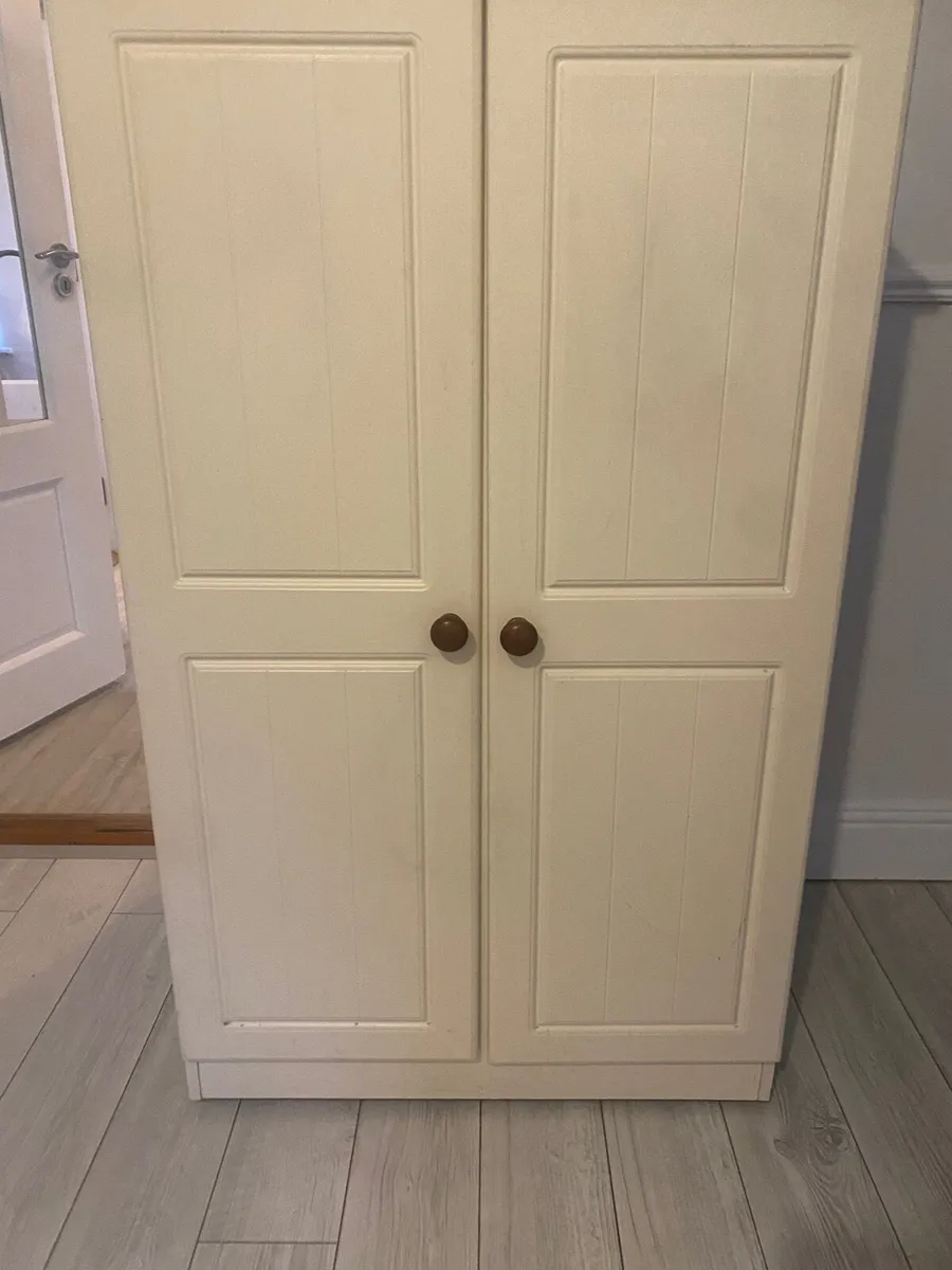 Bedroom wardrobe - Image 3