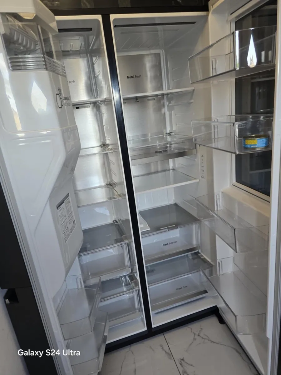 LG American Fridge Freezer - Image 4