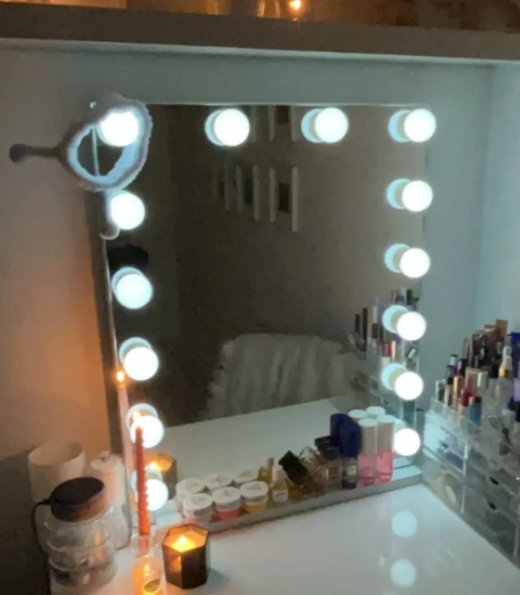 Vanity Hollywood Mirror - Image 2