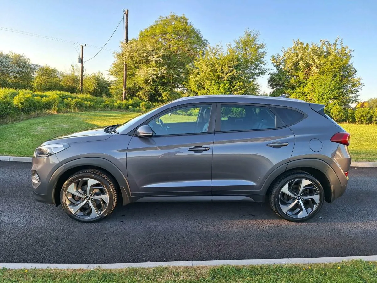 2016 Hyundai Executive Model - Image 2