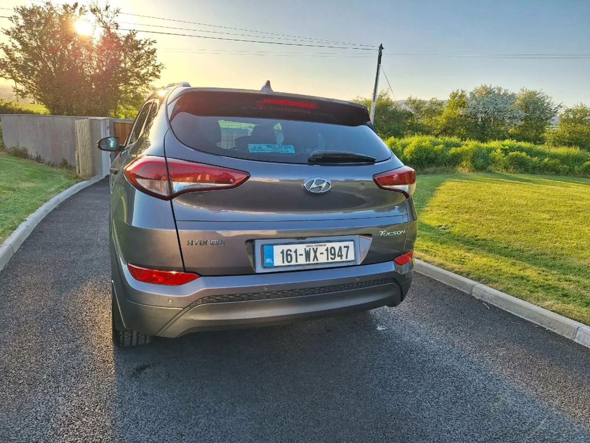 2016 Hyundai Executive Model - Image 4