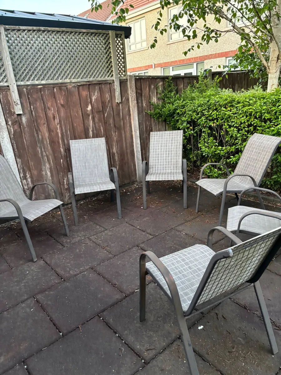 Garden furniture - Image 1