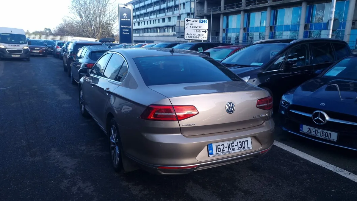 Volkswagen Passat Highline 2.0L 2016 Low Mileage - Image 4