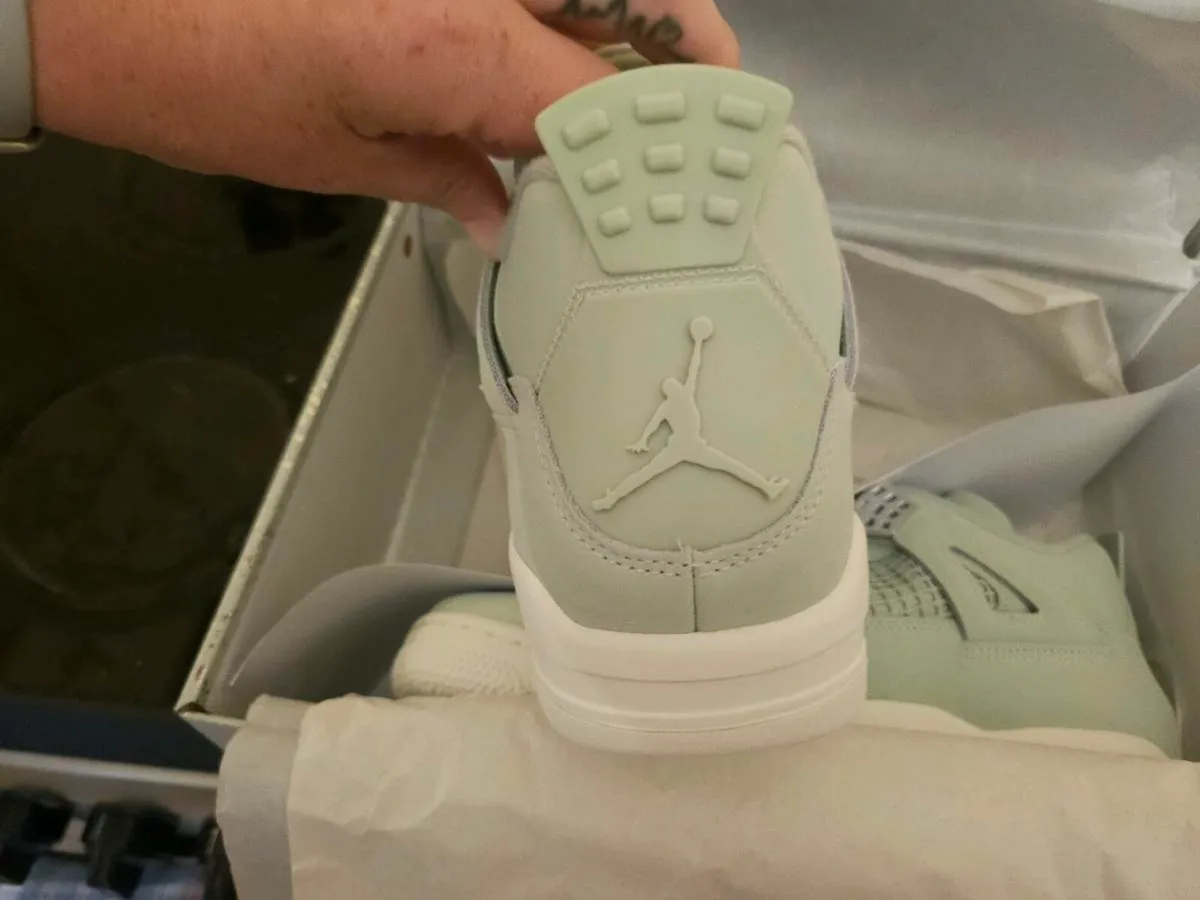 Air 4 Jordans - Image 2