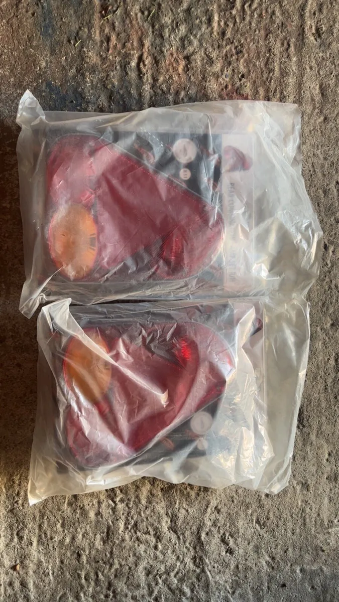Unused rear Trailer light - Image 4