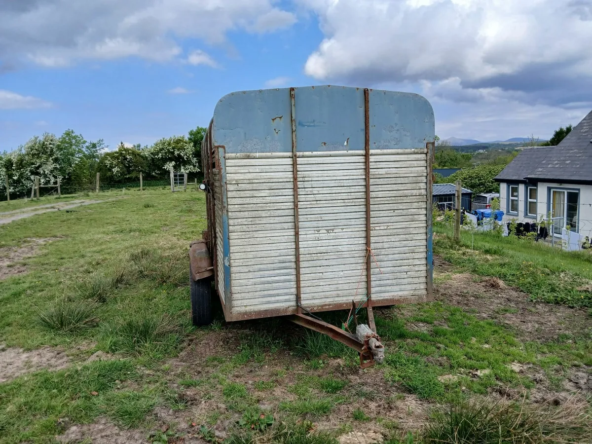 Livestock trailer - Image 1