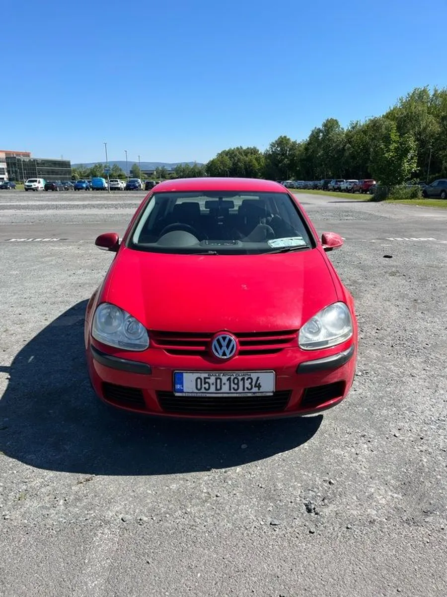 2005 Volkswagen Golf - Image 1
