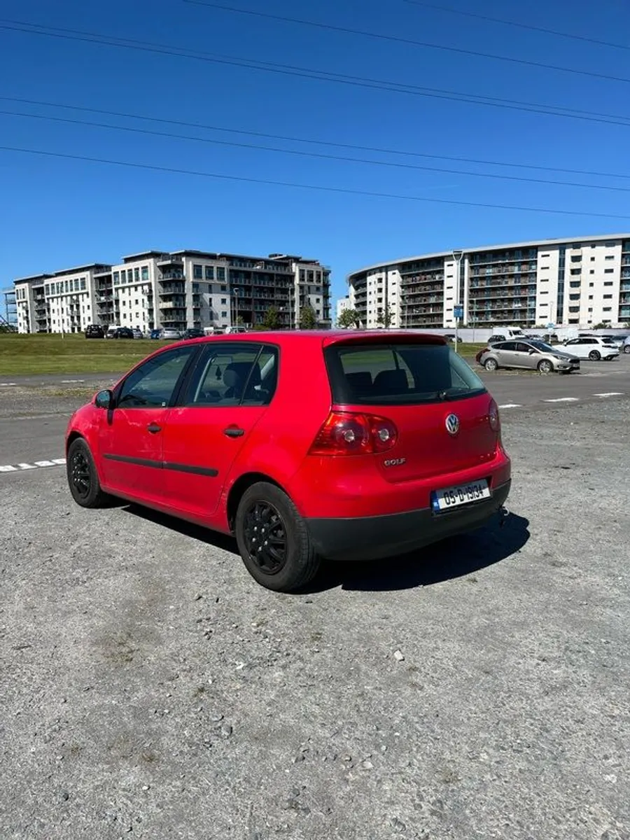 2005 Volkswagen Golf - Image 4
