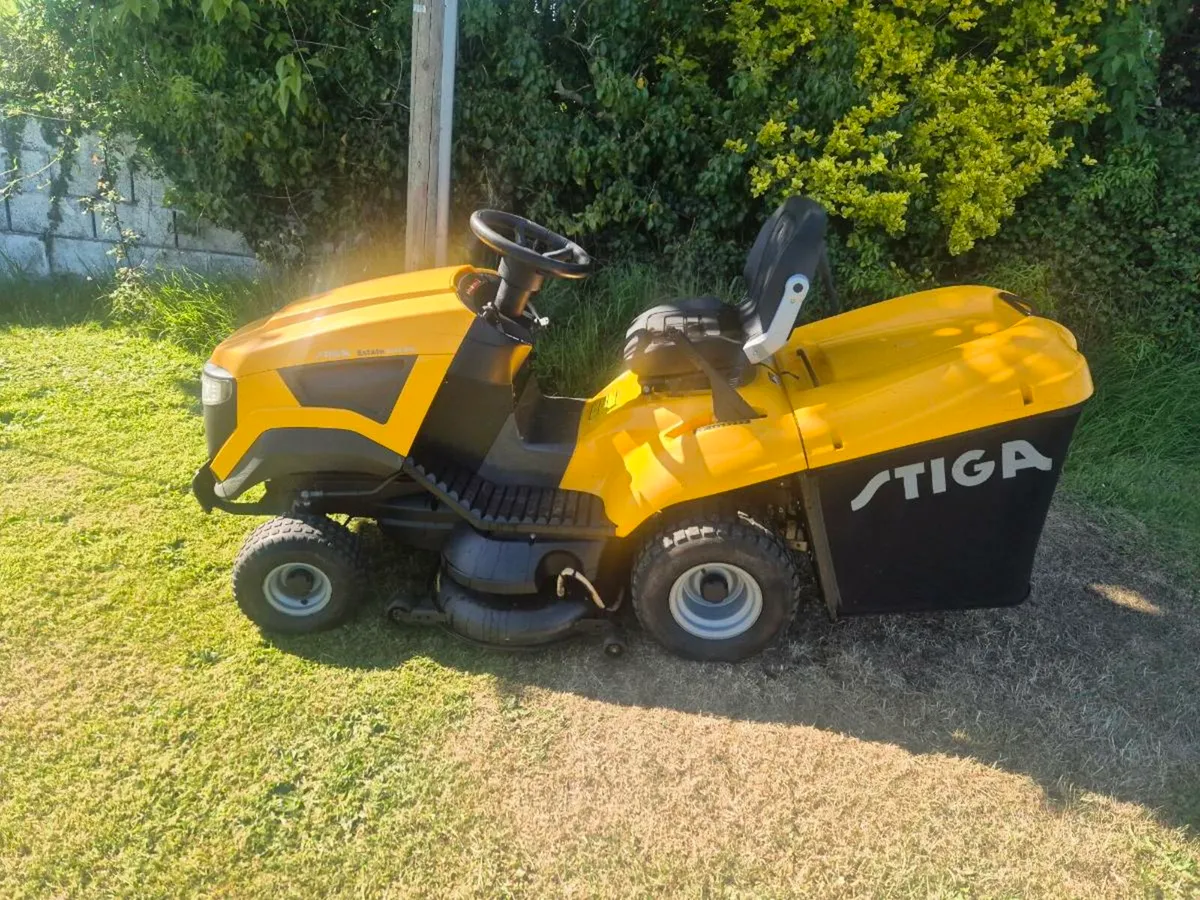 Stiga estate 6102hw 22hp - Image 1