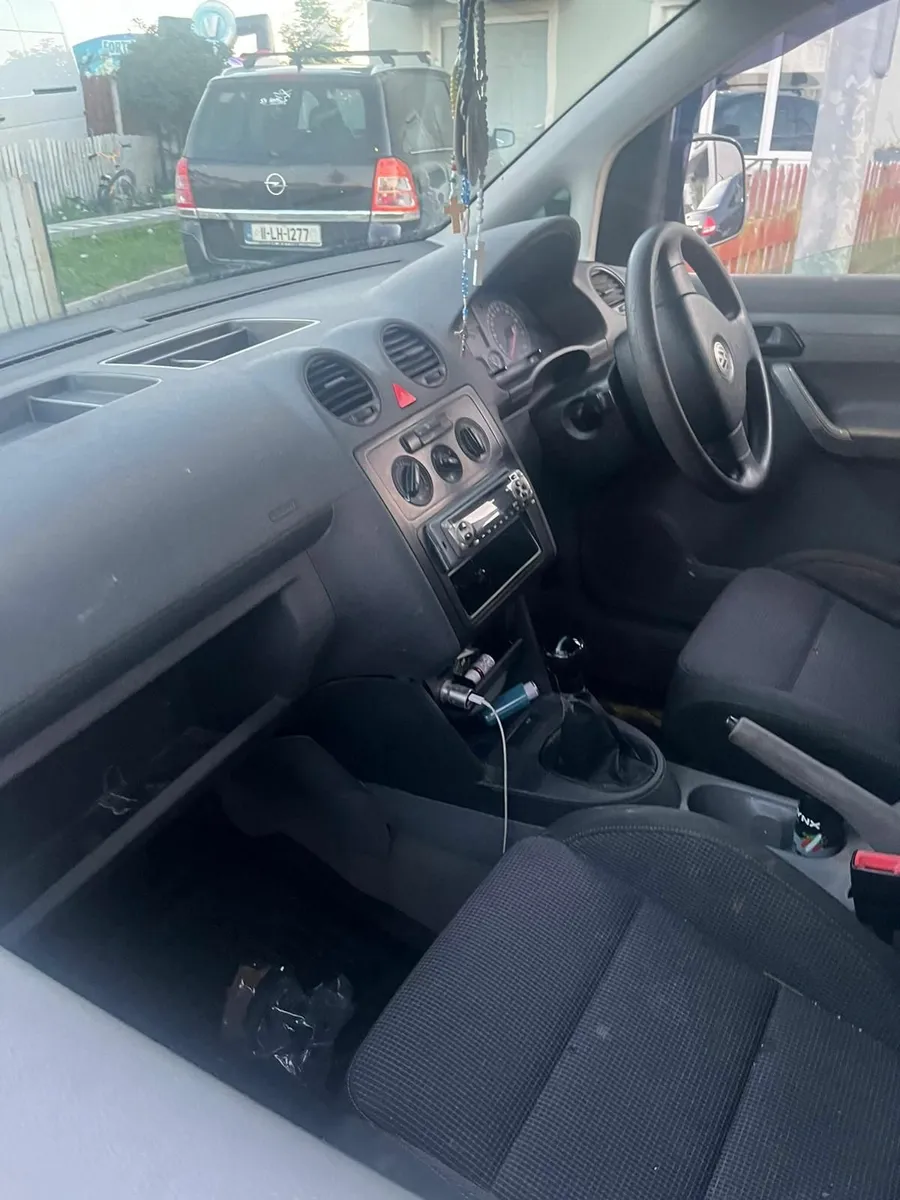 Volkswagen Caddy 2006 - Image 2