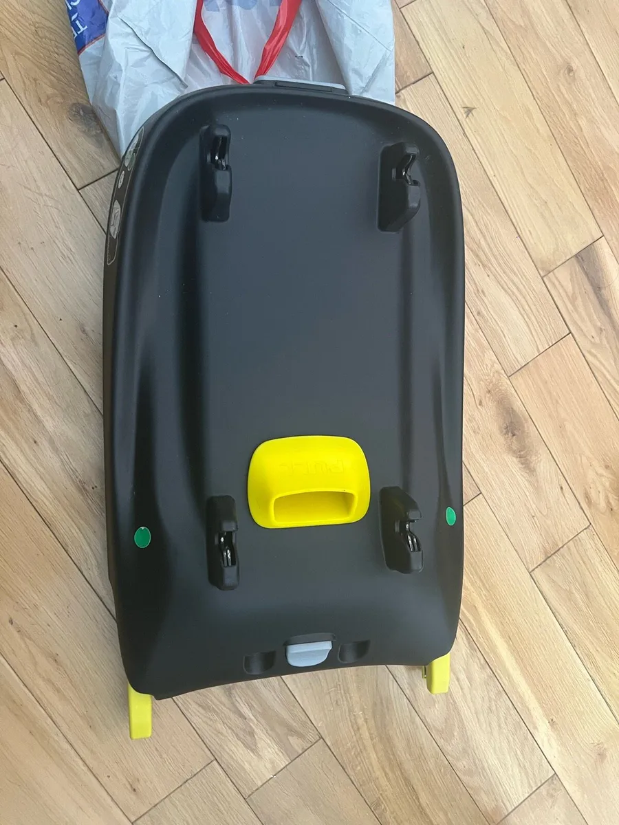 Baby elegance car seat base - Image 1