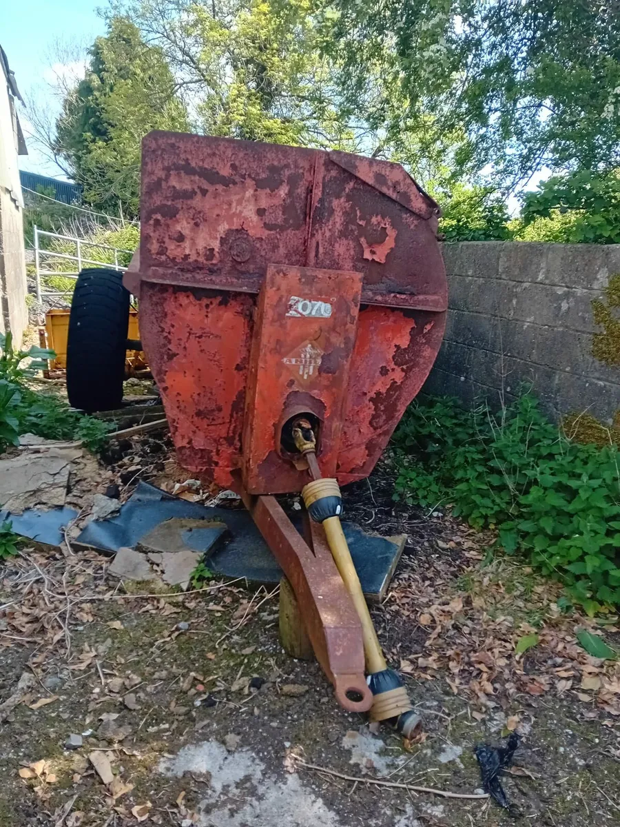 Spreader - Image 1