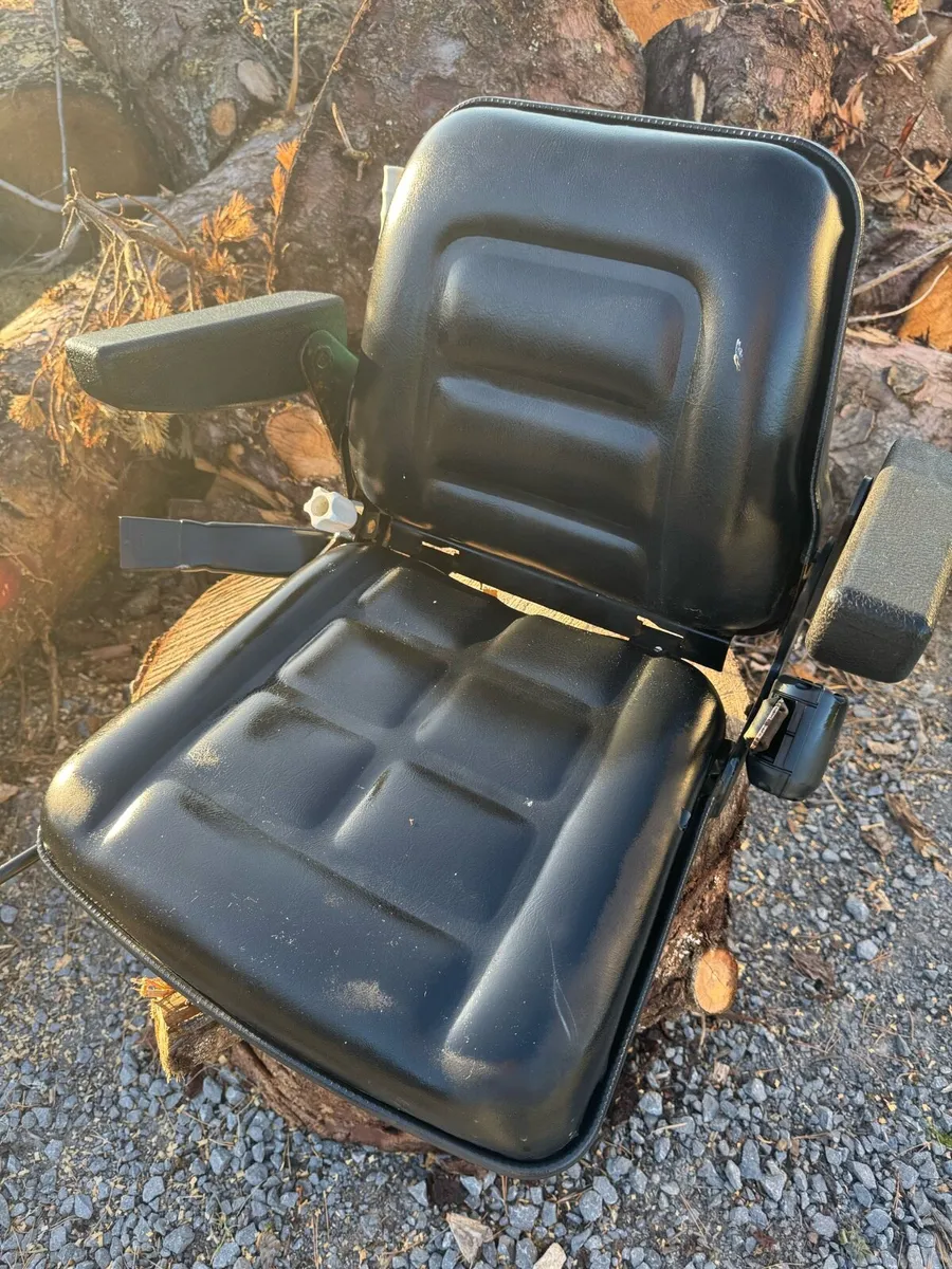 Dumper seat - Image 1