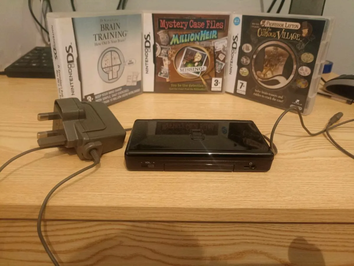 Nintendo ds light - Image 2