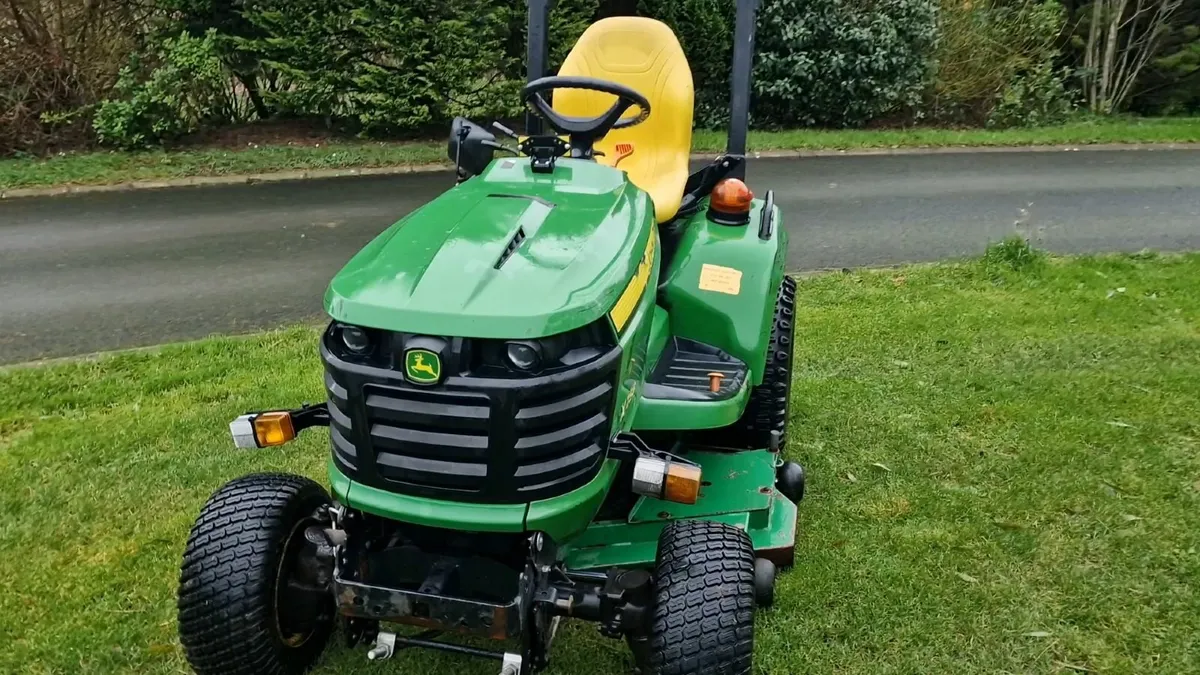 John Deere X758 ride on mower lawnmower - Image 2