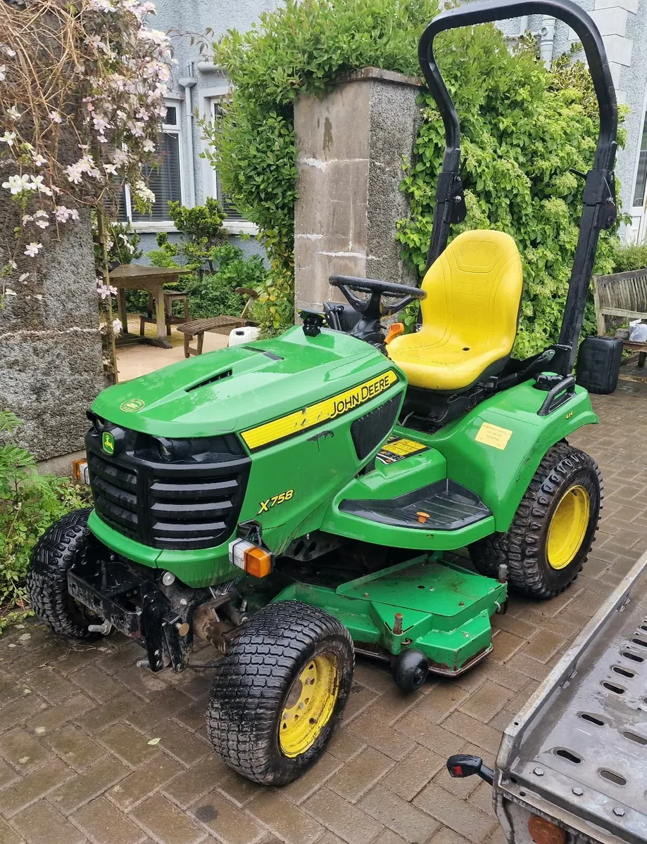 John Deere X758 ride on mower lawnmower - Image 4